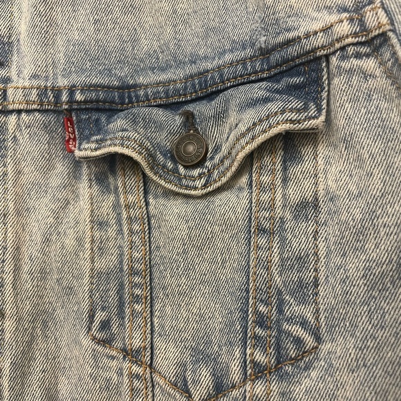 Vintage Levi’s Jean Jacket - Picture 4 of 7